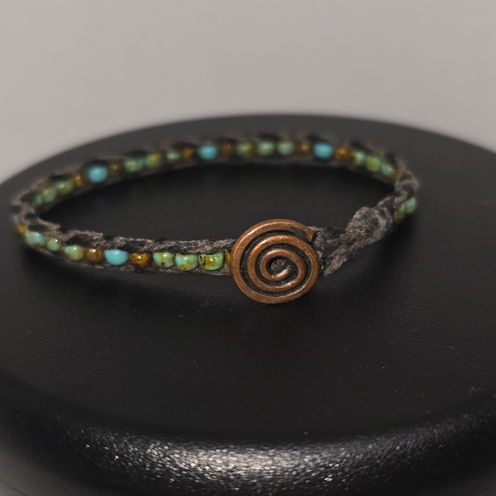 Braclet with beads and wire